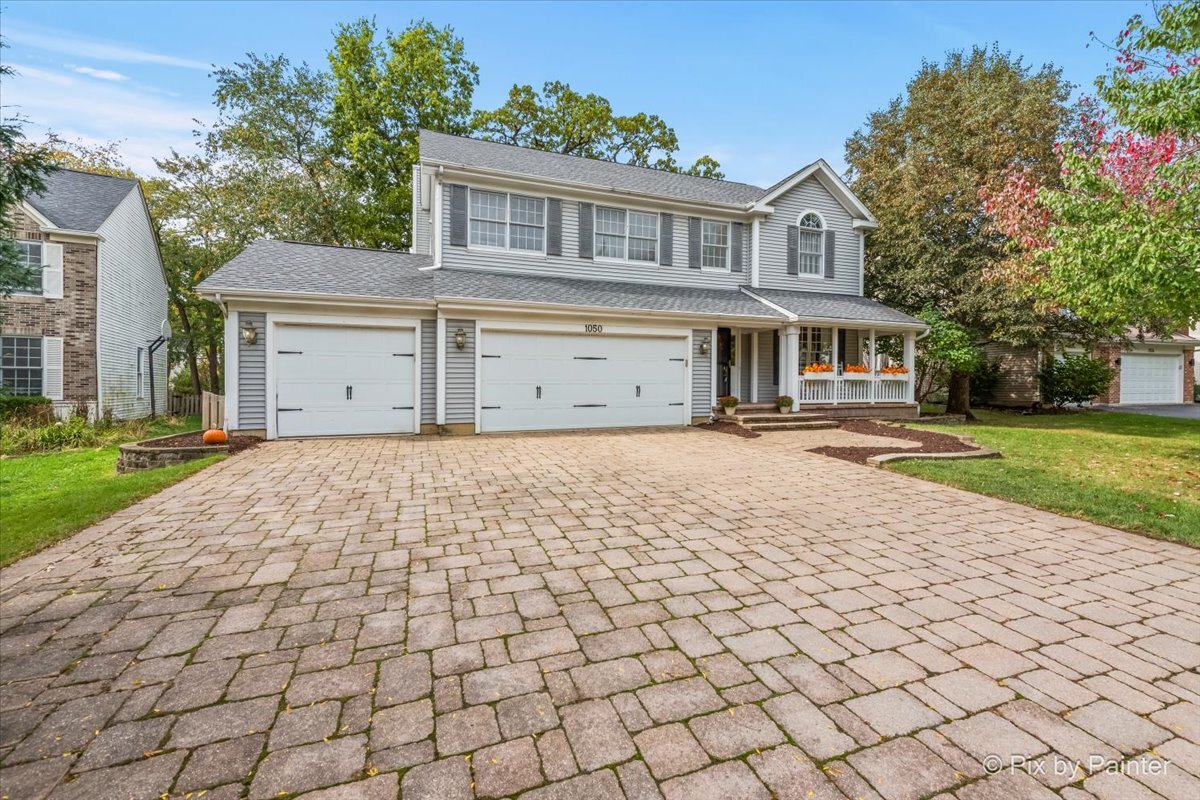 1050 Williamsburg Circle, Grayslake, IL 60030