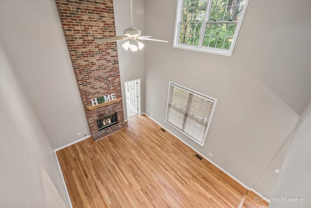 1050 Williamsburg Circle, Grayslake, IL 60030