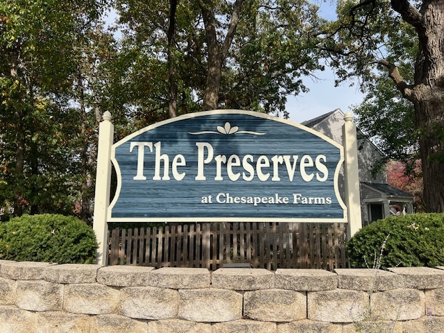 1050 Williamsburg Circle, Grayslake, IL 60030