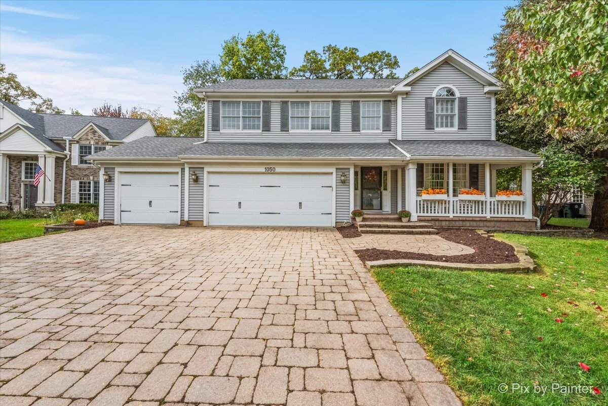 1050 Williamsburg Circle, Grayslake, IL 60030
