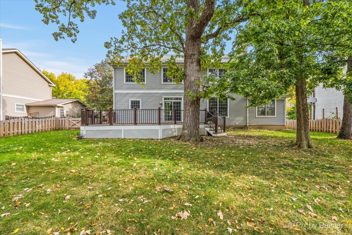 1050 Williamsburg Circle, Grayslake, IL 60030