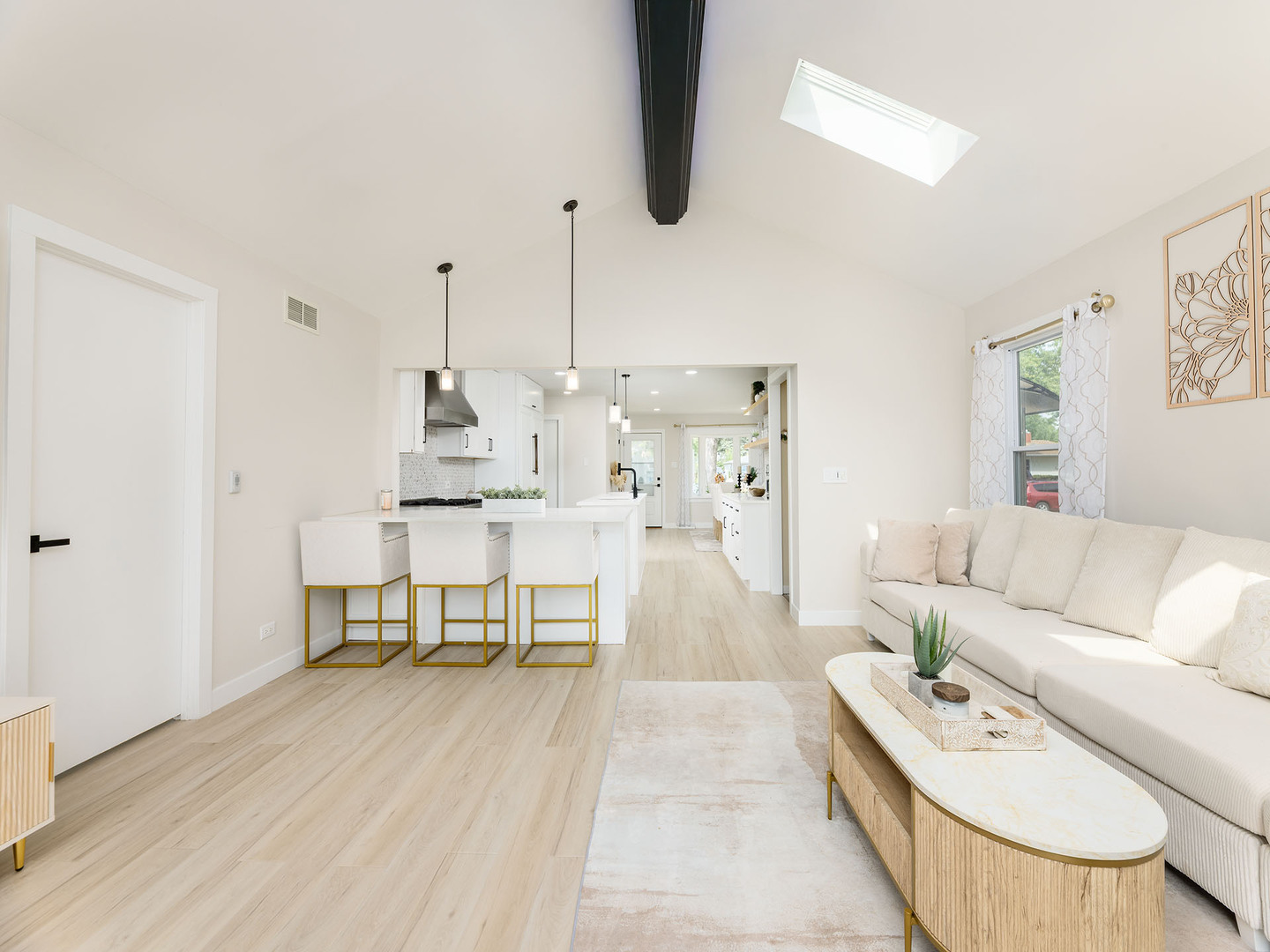 1649 Park Avenue, Hanover Park, IL 60133