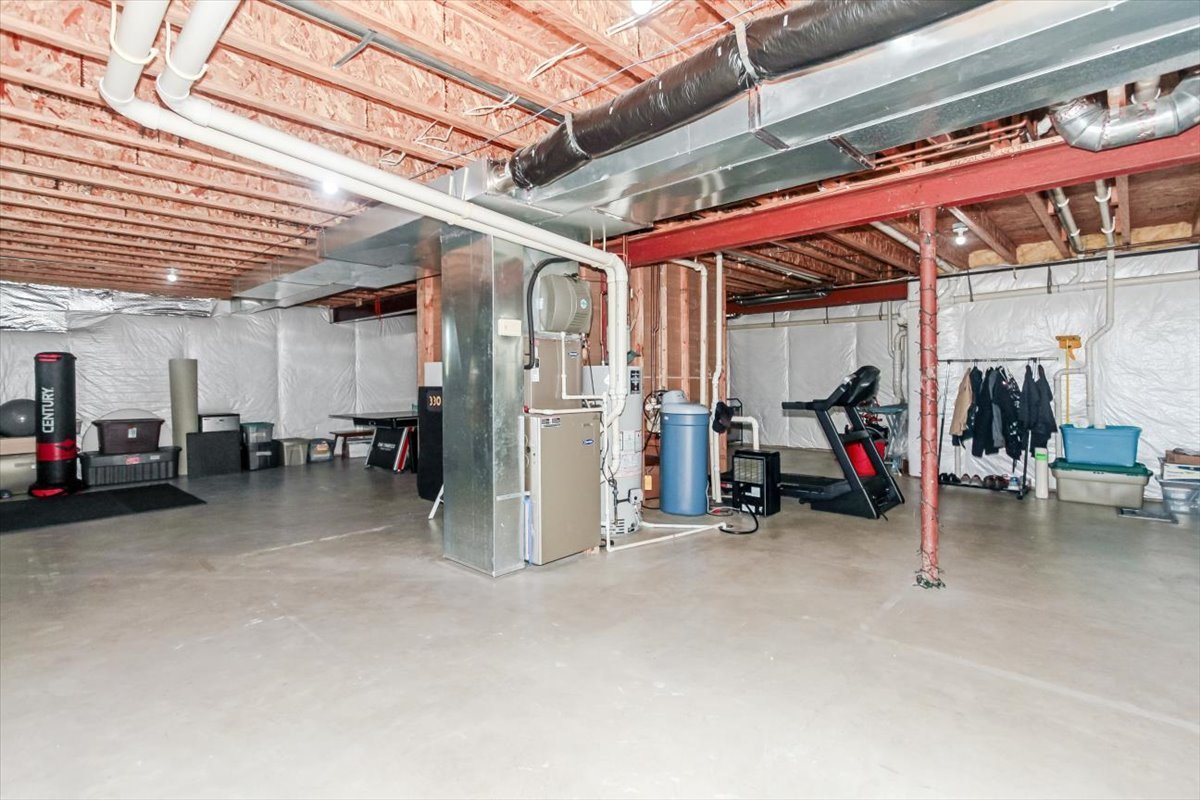 1284 Olive Lane, Hampshire, IL 60140