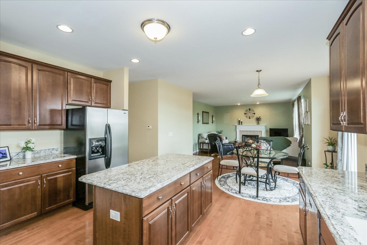 1284 Olive Lane, Hampshire, IL 60140