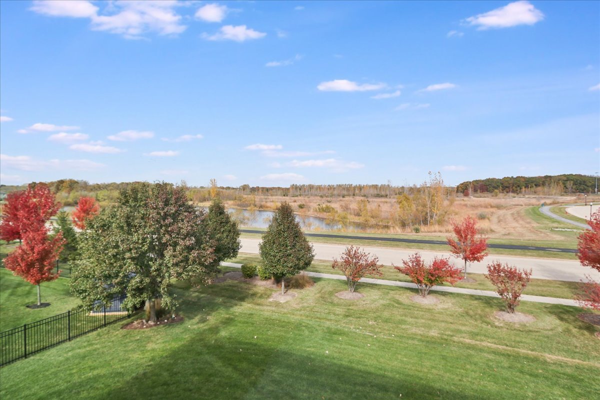 1284 Olive Lane, Hampshire, IL 60140