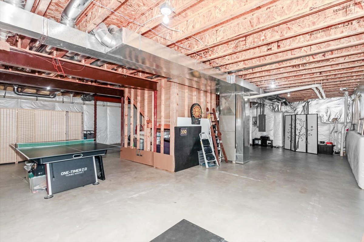 1284 Olive Lane, Hampshire, IL 60140