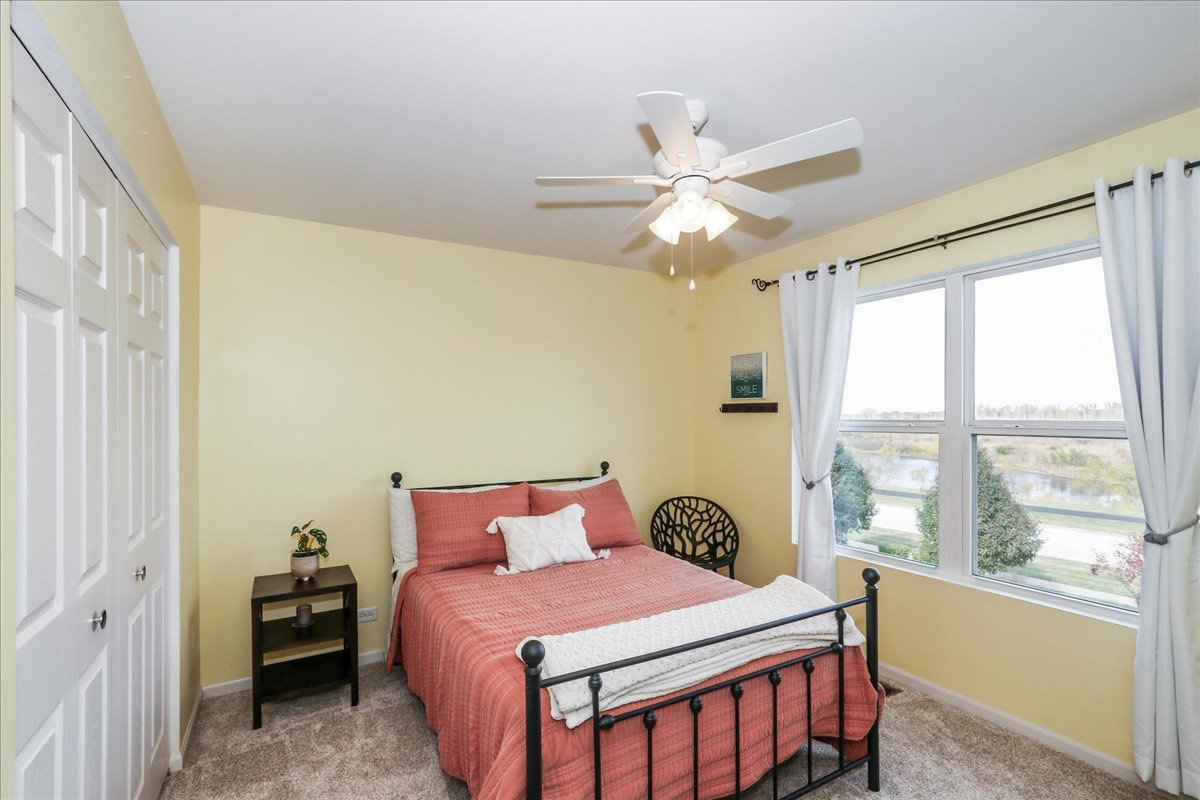 1284 Olive Lane, Hampshire, IL 60140