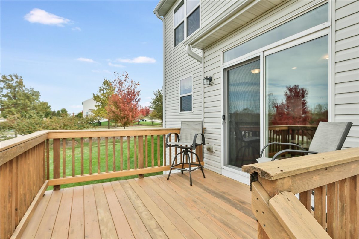 1284 Olive Lane, Hampshire, IL 60140