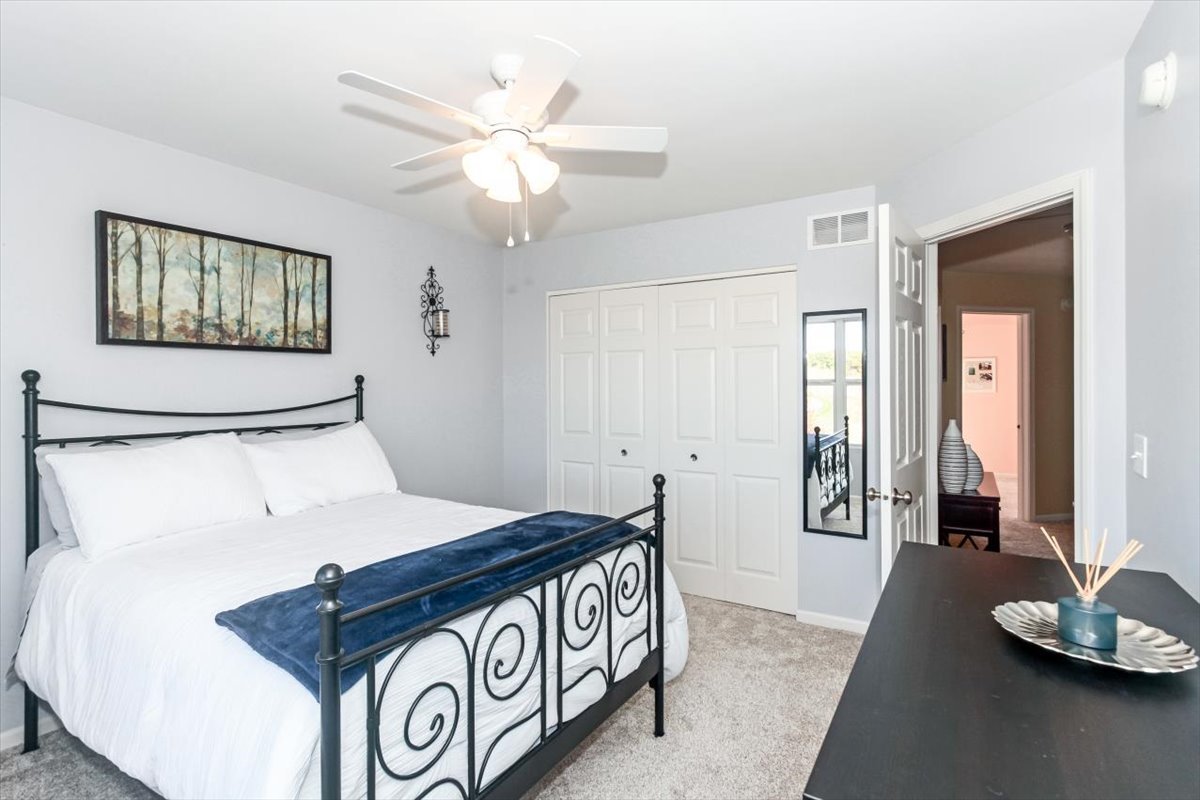 1284 Olive Lane, Hampshire, IL 60140