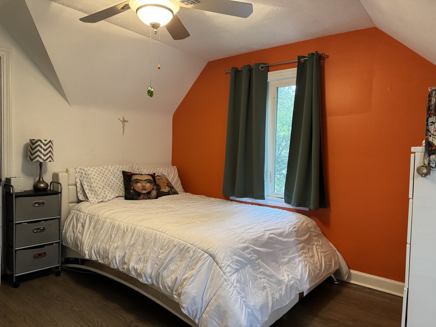 300 S Cumberland Parkway, Des Plaines, IL 60016