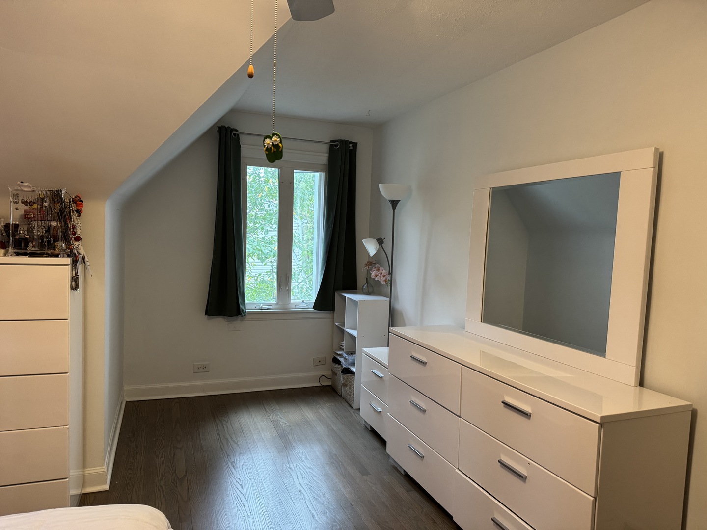 300 S Cumberland Parkway, Des Plaines, IL 60016