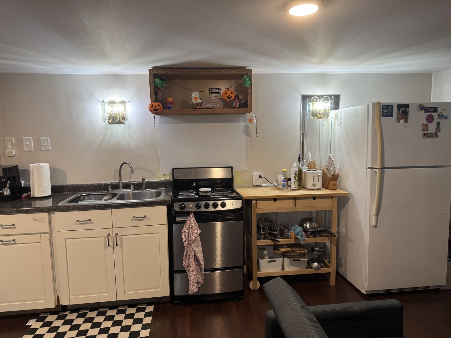 300 S Cumberland Parkway, Des Plaines, IL 60016