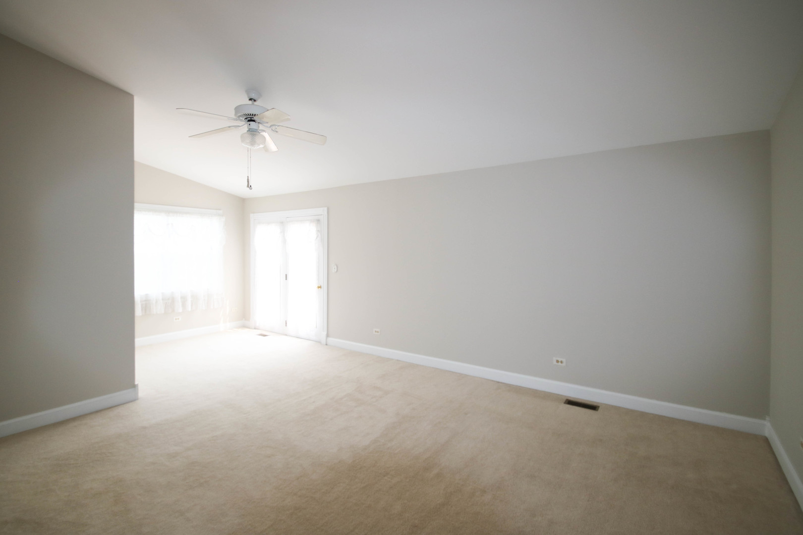648 W PARKSIDE Drive #648, Palatine, IL 60067