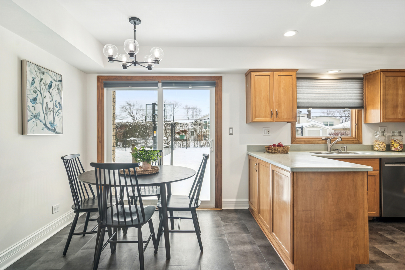 2528 N Walnut Avenue, Arlington Heights, IL 60004