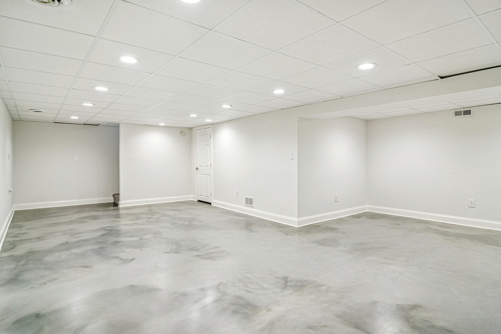 2528 N Walnut Avenue, Arlington Heights, IL 60004