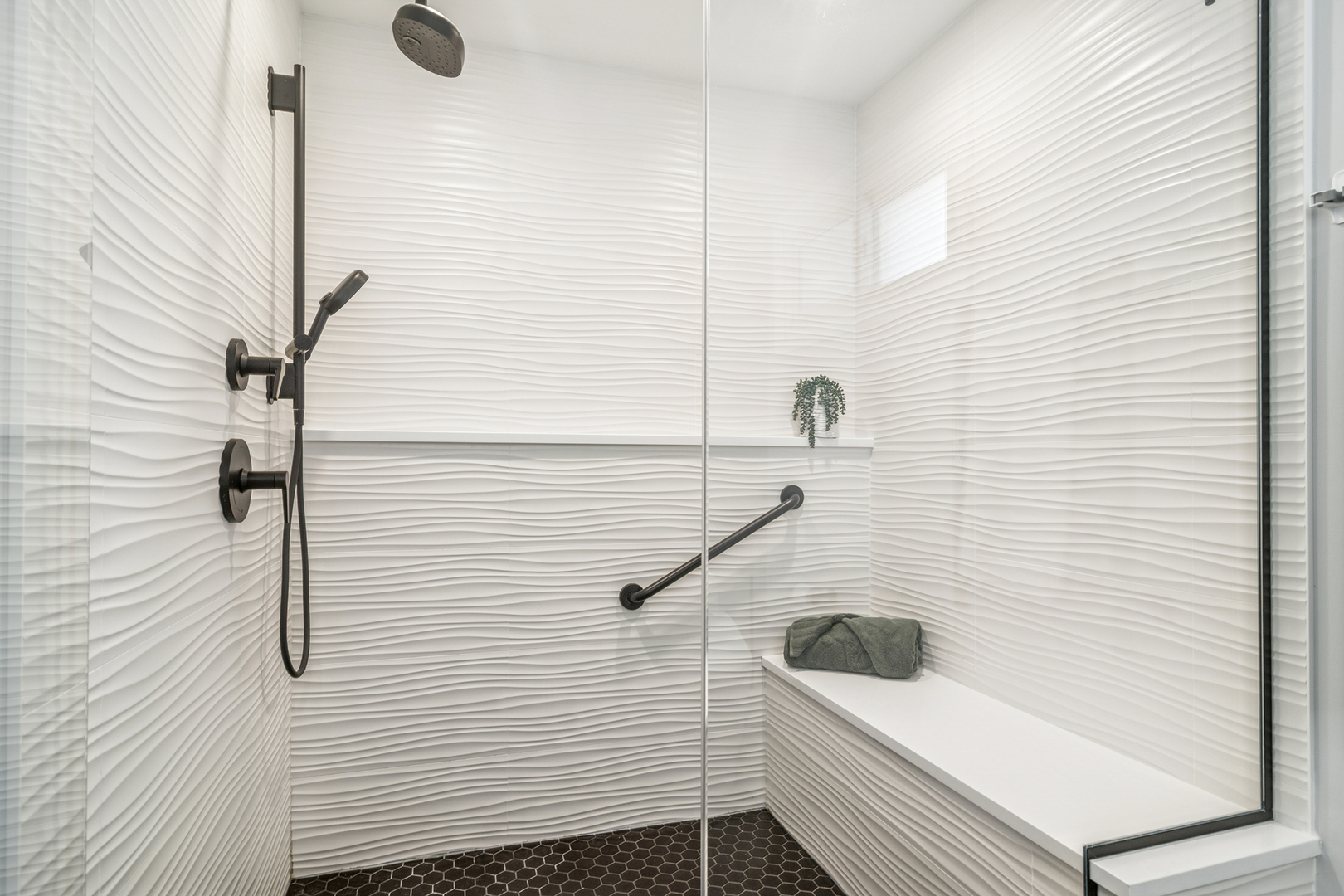 2528 N Walnut Avenue, Arlington Heights, IL 60004