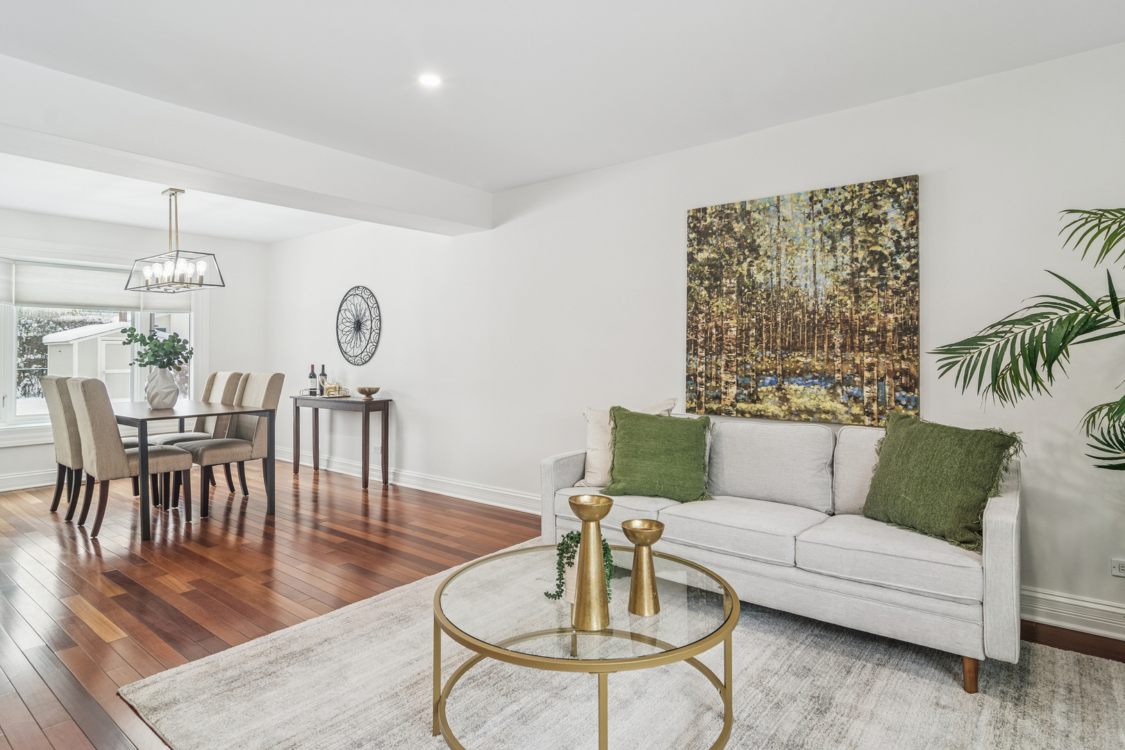 2528 N Walnut Avenue, Arlington Heights, IL 60004