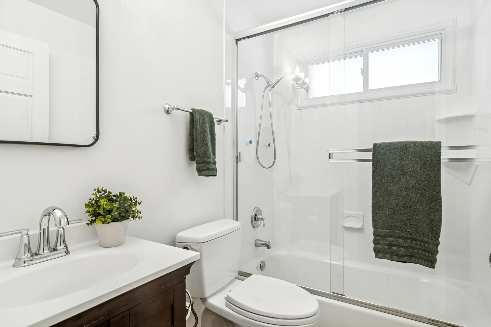 2528 N Walnut Avenue, Arlington Heights, IL 60004