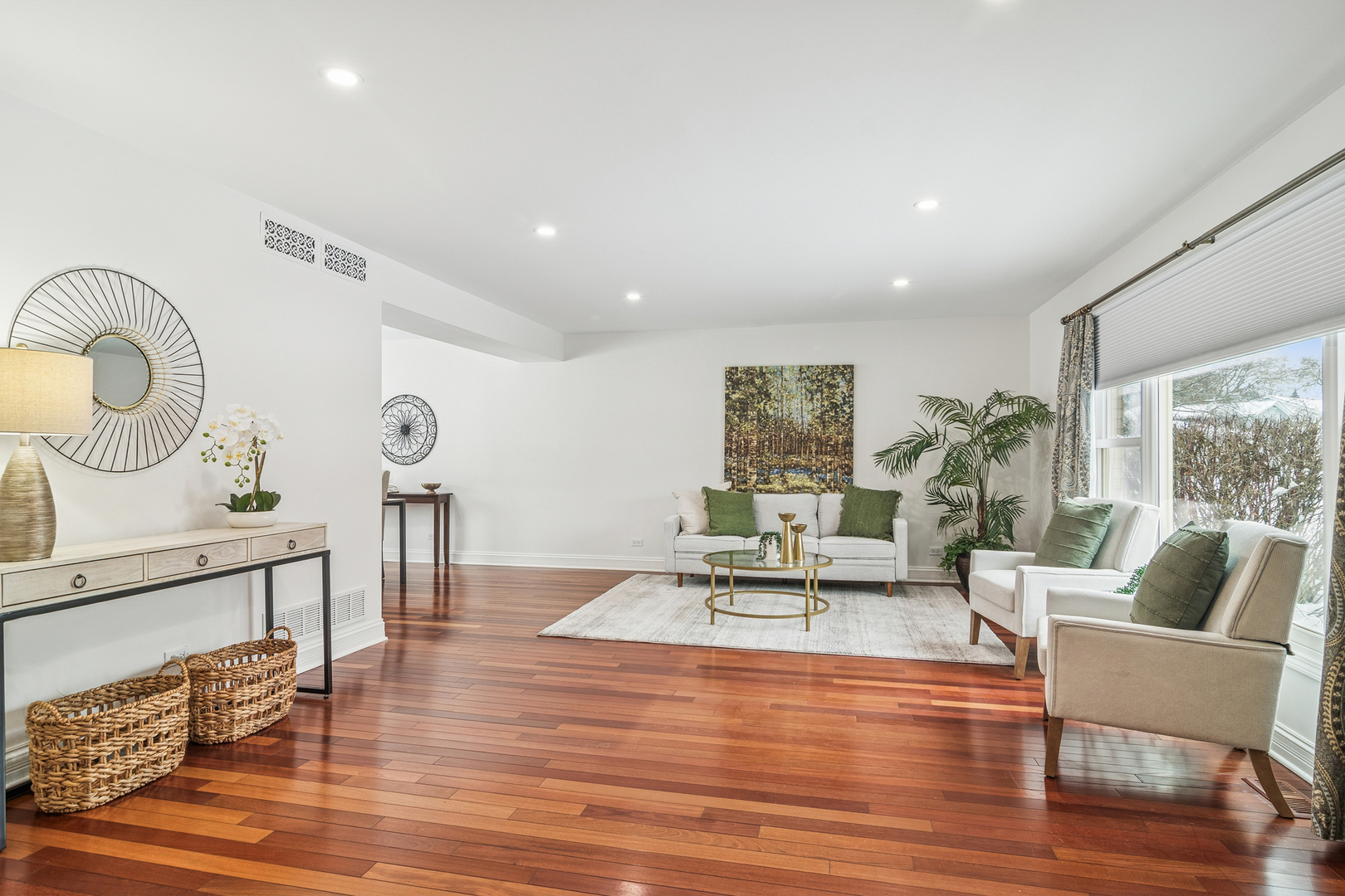 2528 N Walnut Avenue, Arlington Heights, IL 60004