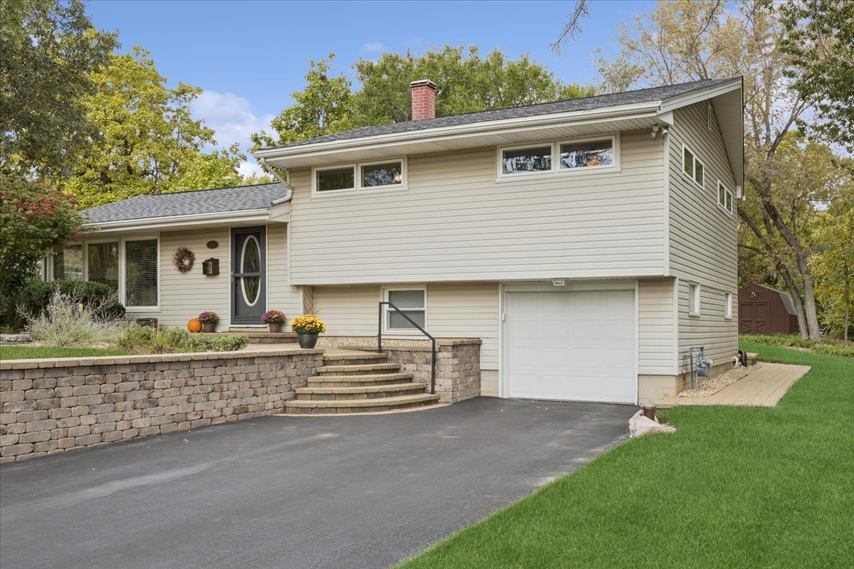 305 Poplar Lane, New Lenox, IL 60451