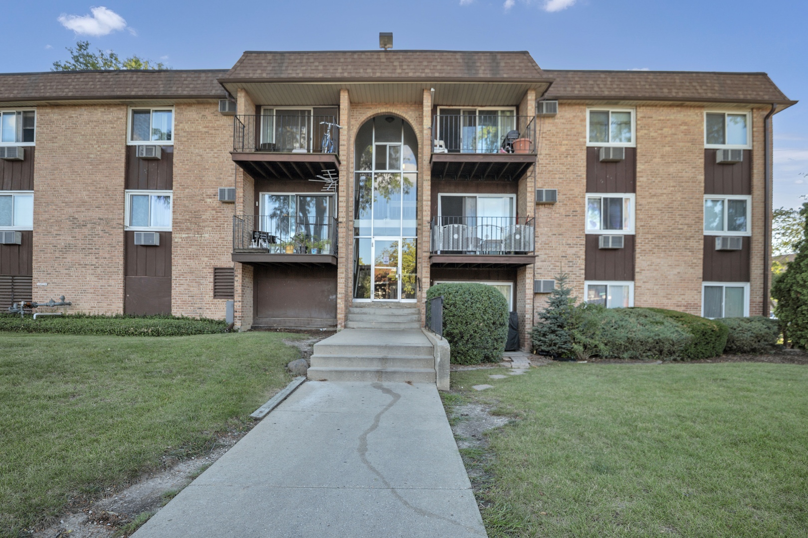 1080 Knoll Lane #305, Hoffman Estates, IL 60169