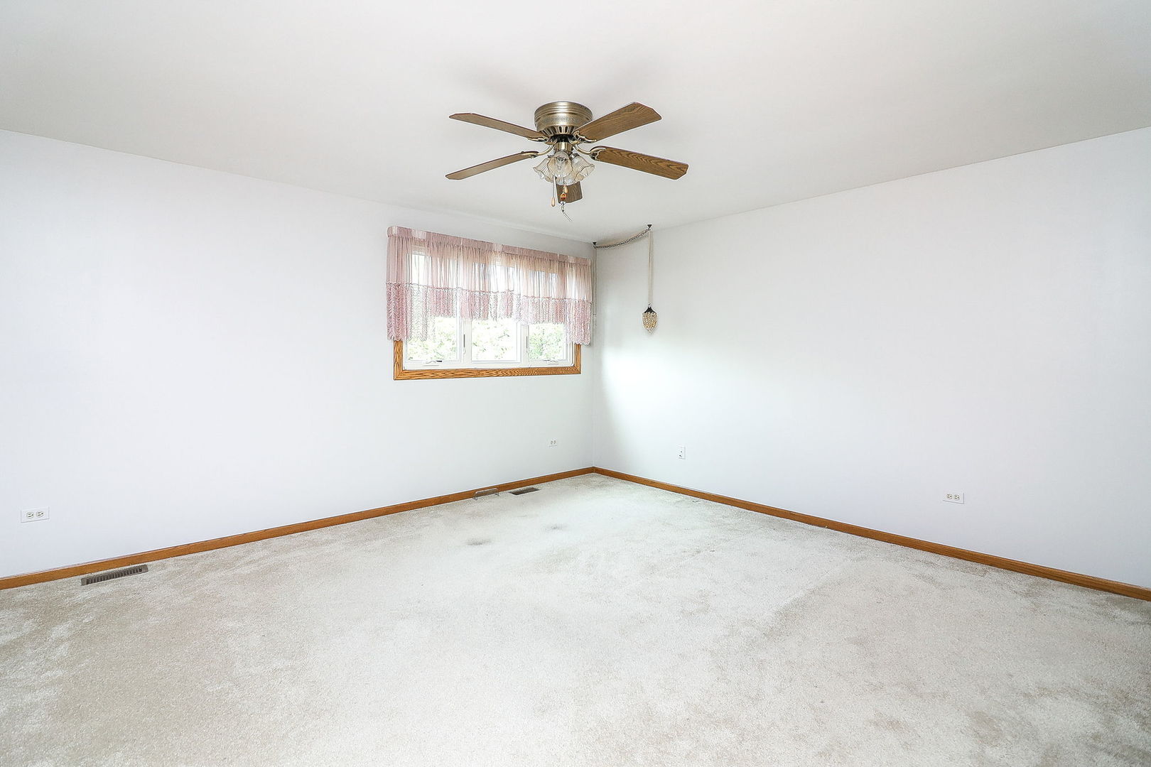 9S251 Graceland Street, Downers Grove, IL 60516