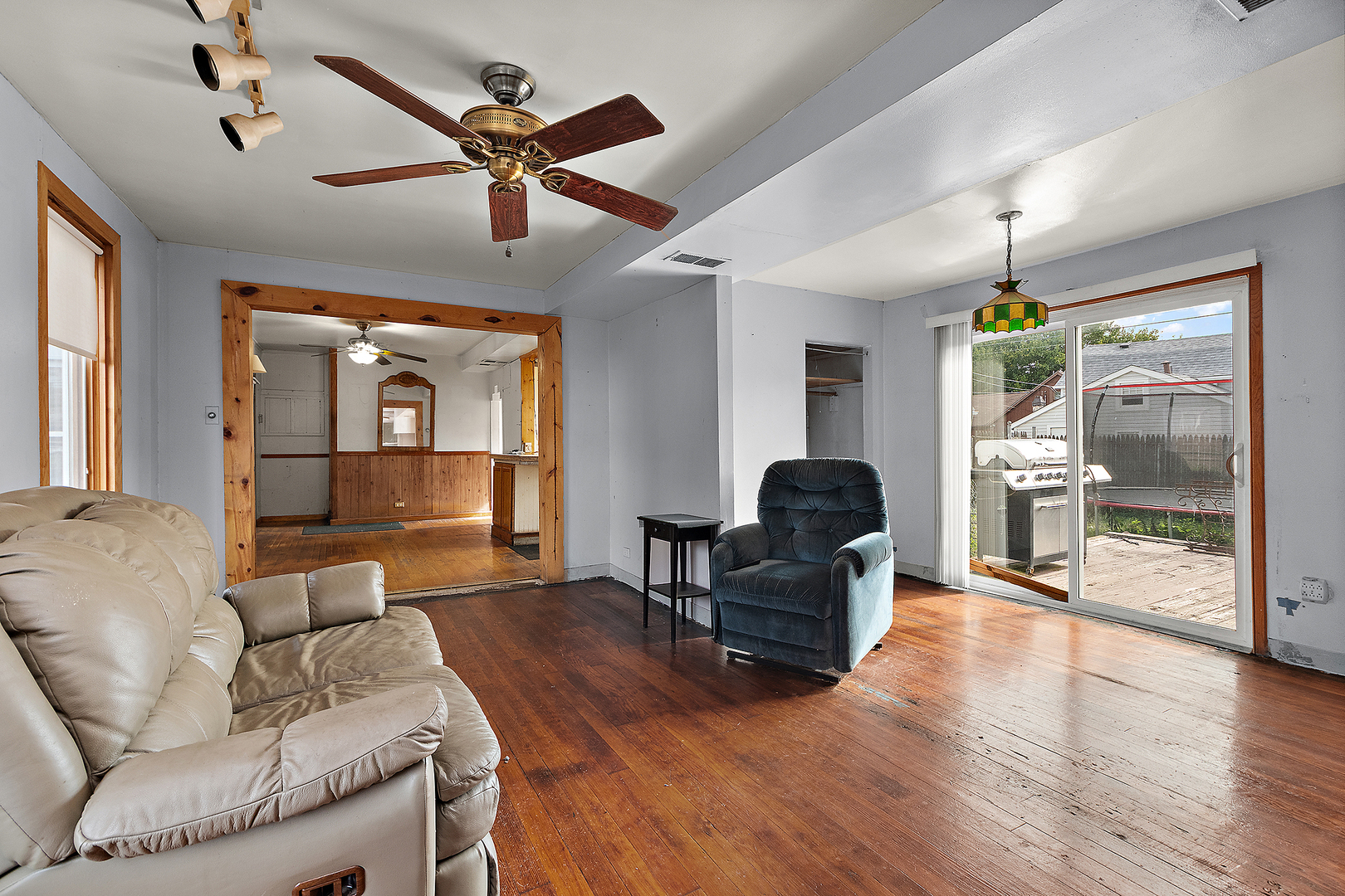 9827 Melvina Avenue, Oak Lawn, IL 60453