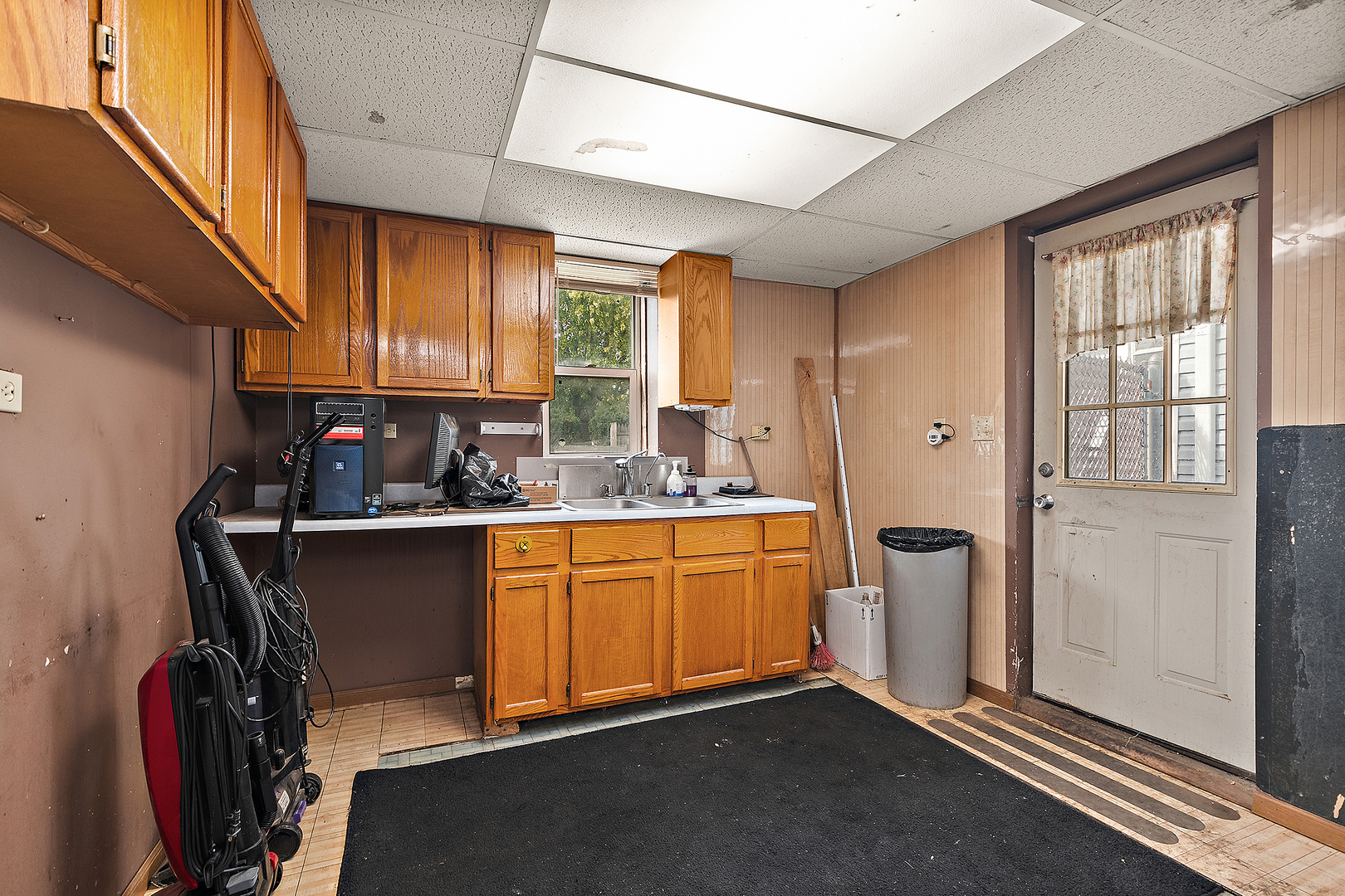 9827 Melvina Avenue, Oak Lawn, IL 60453