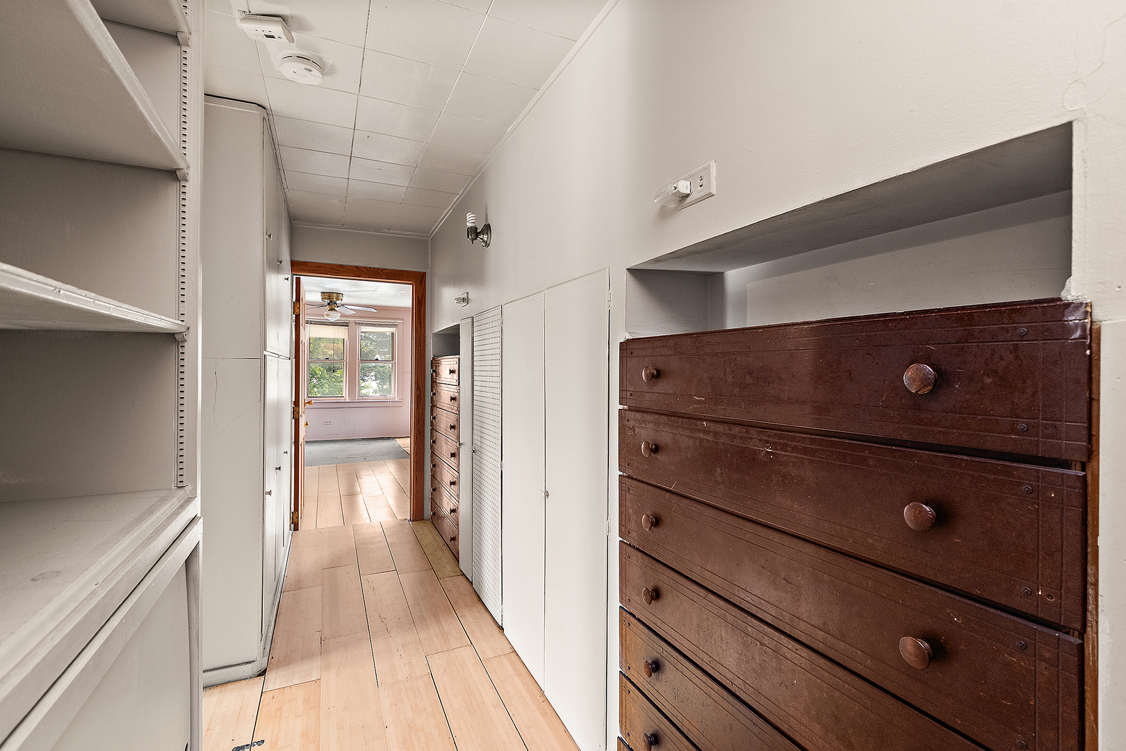 9827 Melvina Avenue, Oak Lawn, IL 60453