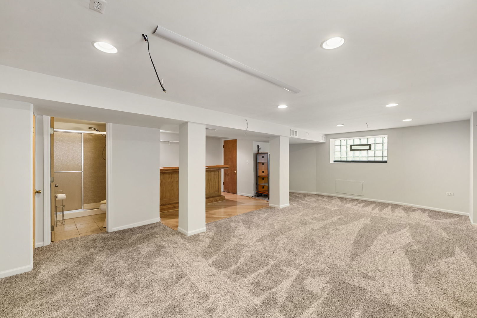 5121 W Newport Avenue, Chicago, IL 60641