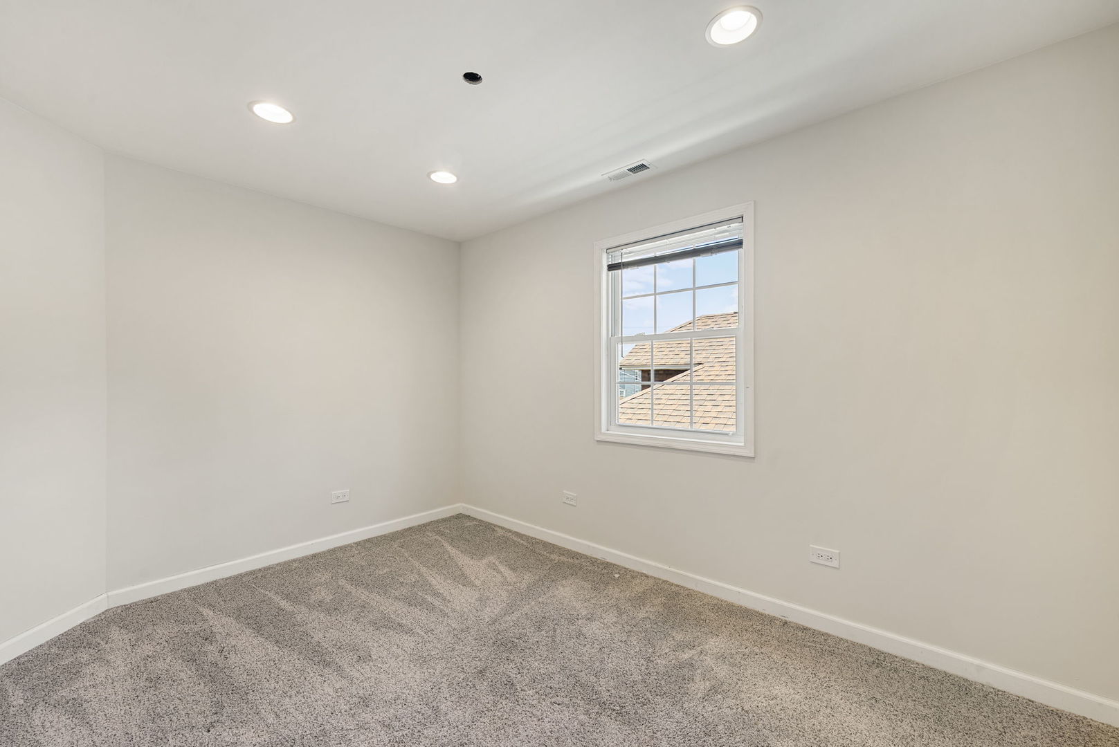 5121 W Newport Avenue, Chicago, IL 60641