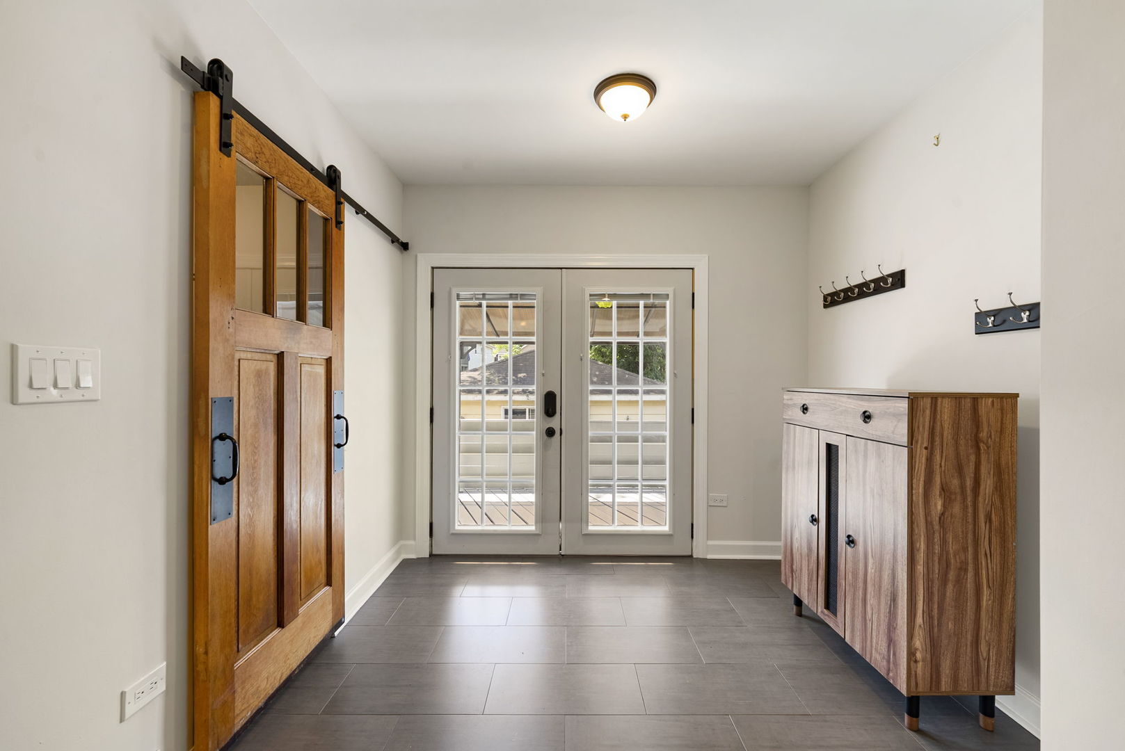 5121 W Newport Avenue, Chicago, IL 60641