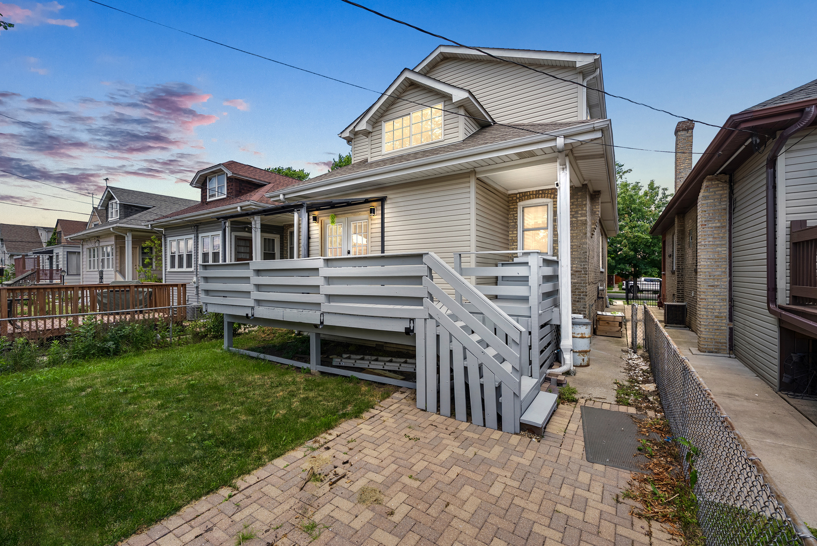 5121 W Newport Avenue, Chicago, IL 60641