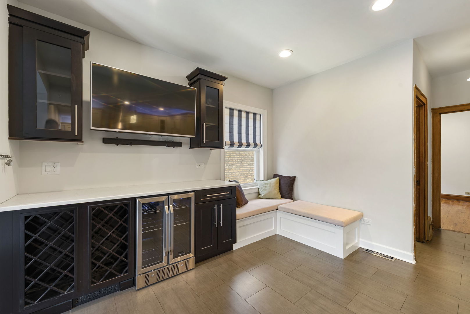 5121 W Newport Avenue, Chicago, IL 60641