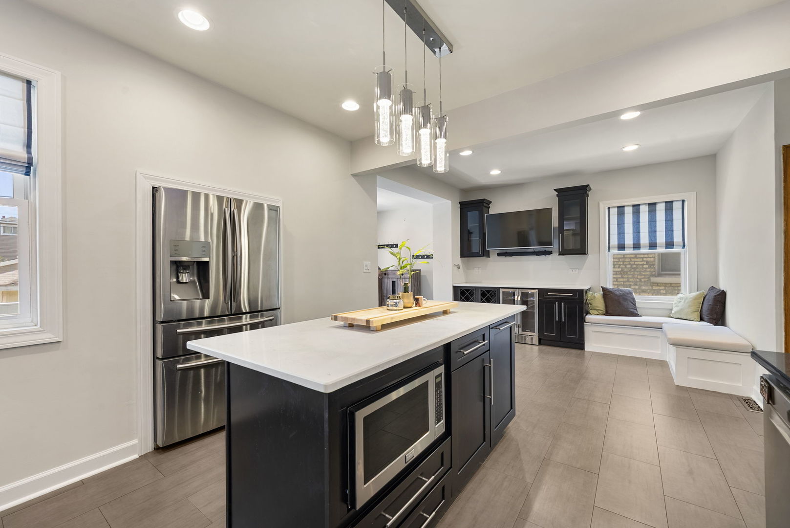 5121 W Newport Avenue, Chicago, IL 60641