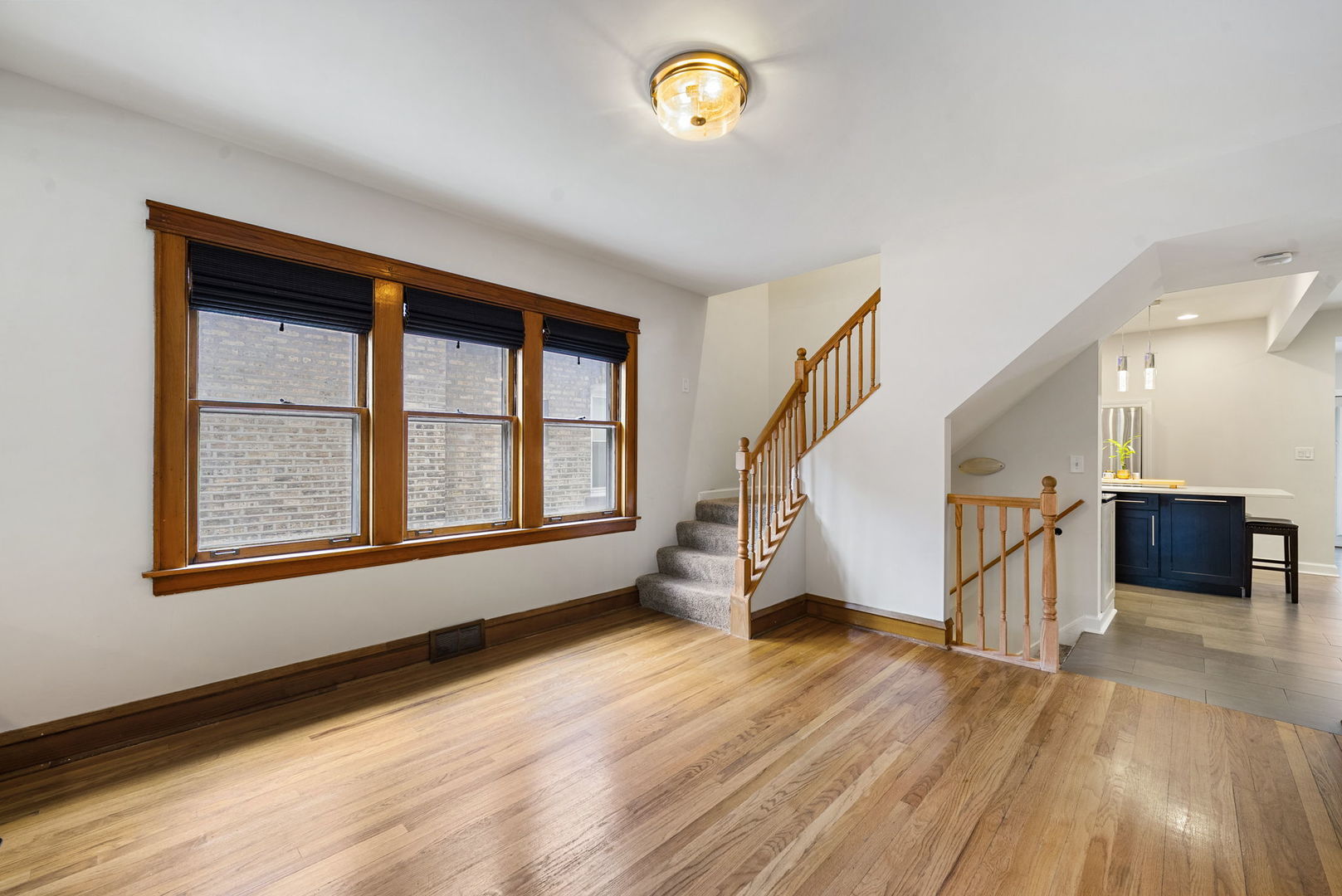 5121 W Newport Avenue, Chicago, IL 60641