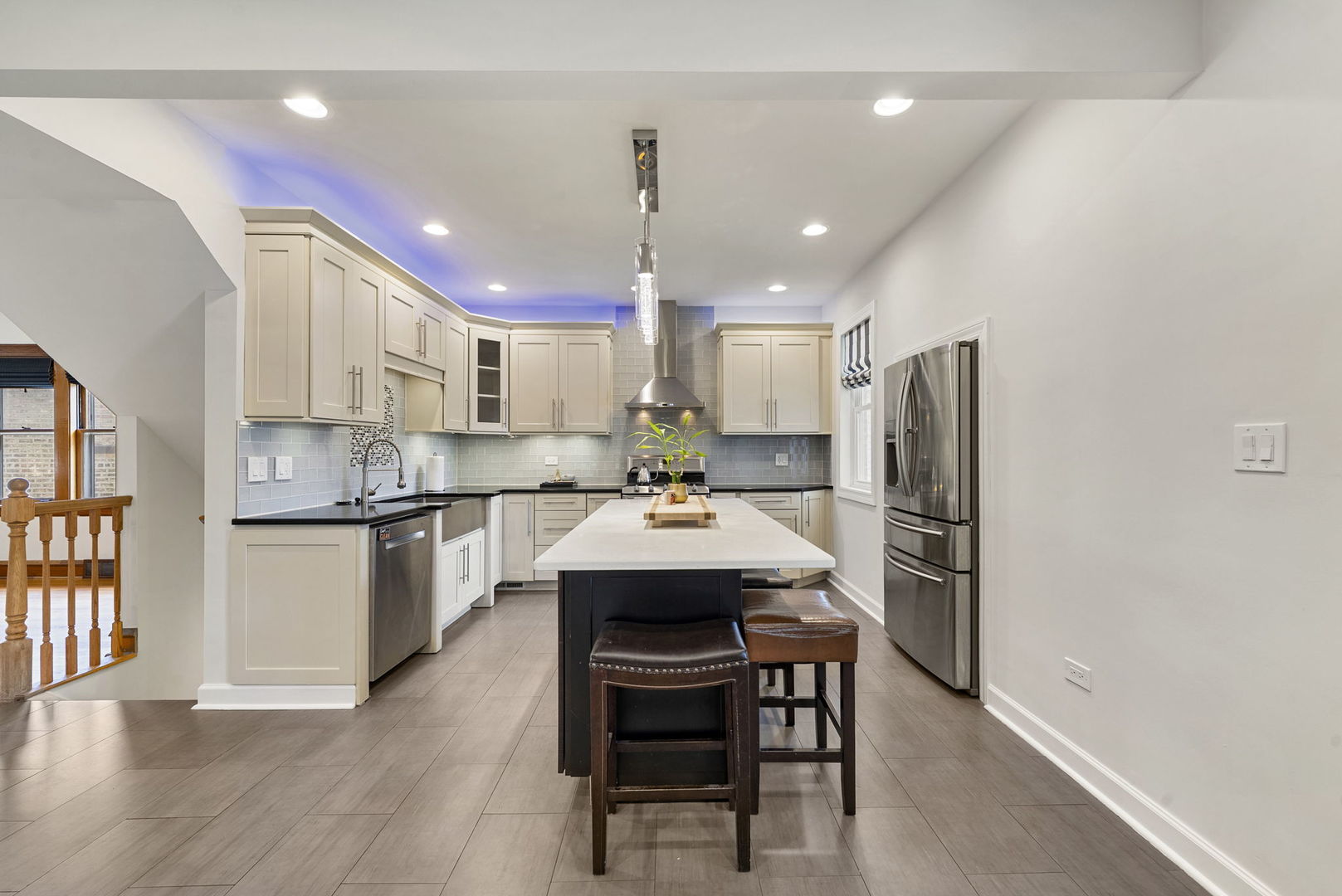 5121 W Newport Avenue, Chicago, IL 60641