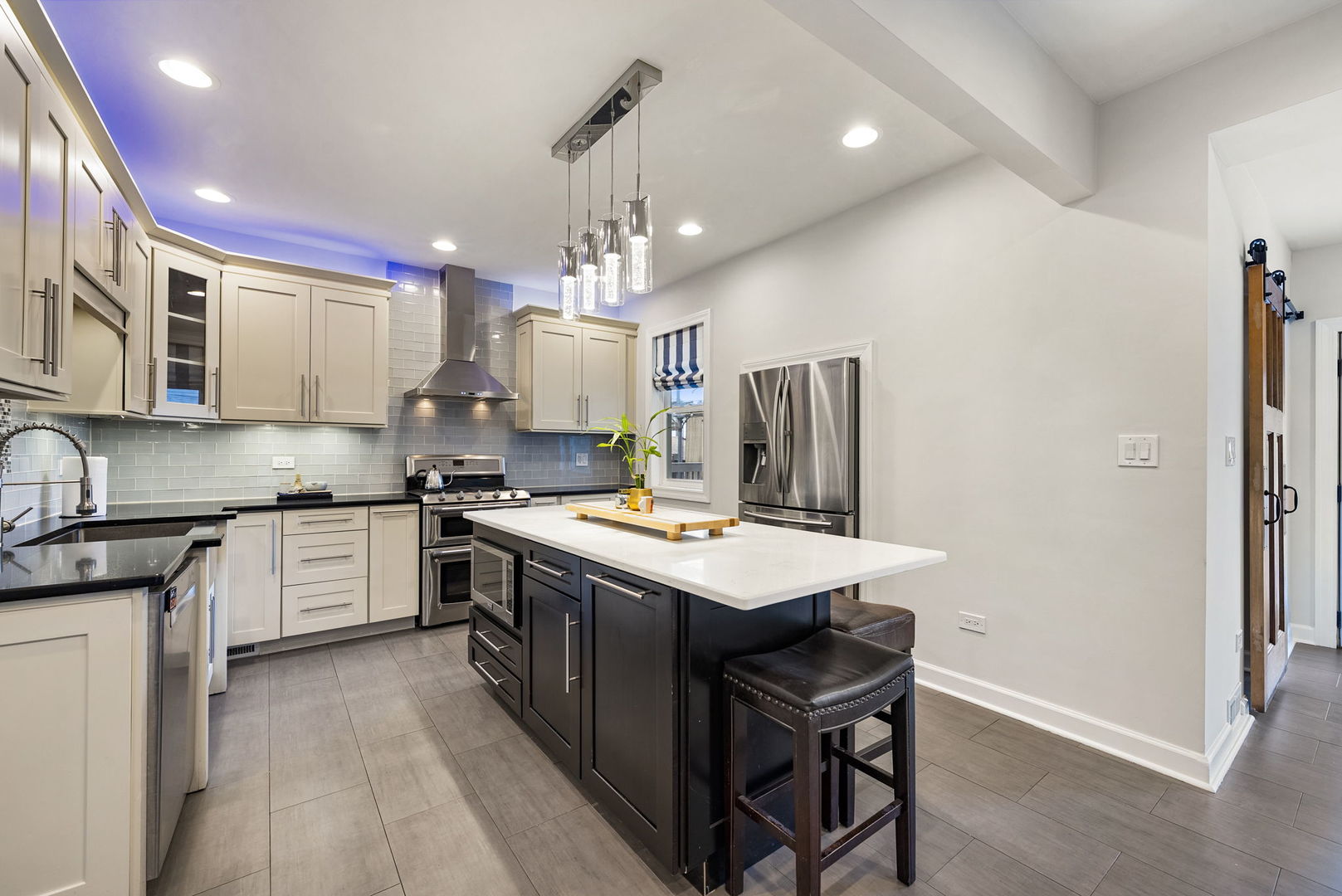 5121 W Newport Avenue, Chicago, IL 60641