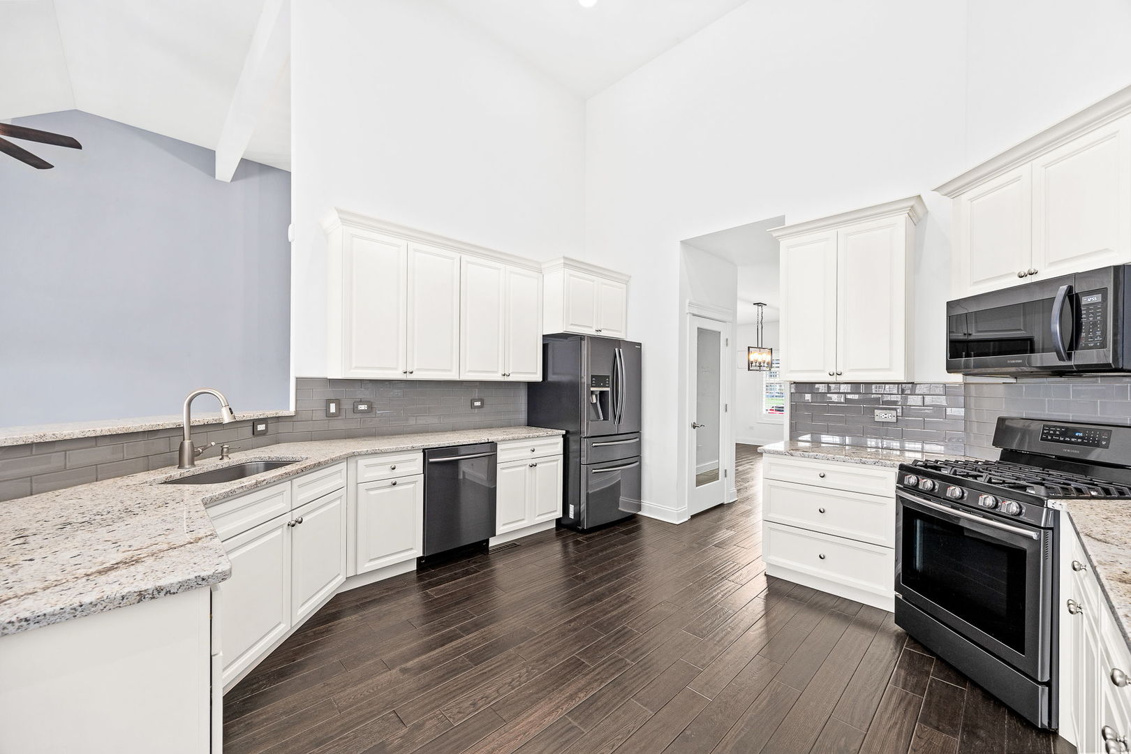 21328 Westminster Lane, Shorewood, IL 60404