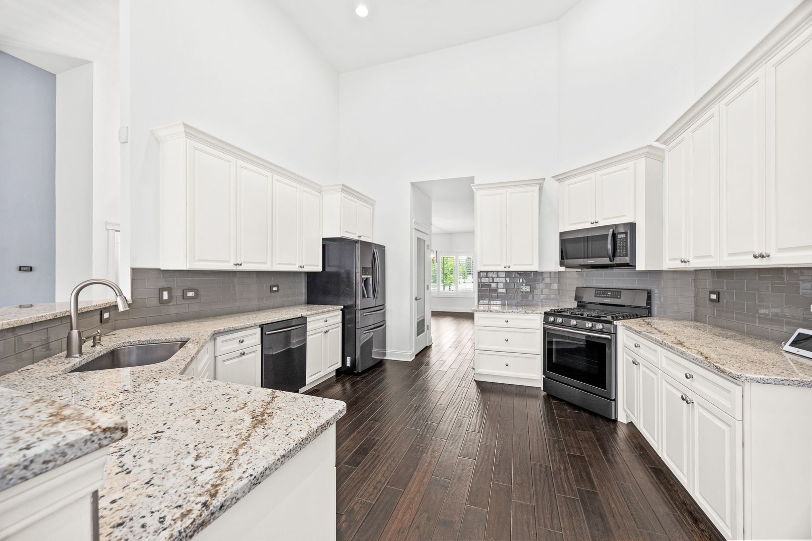 21328 Westminster Lane, Shorewood, IL 60404