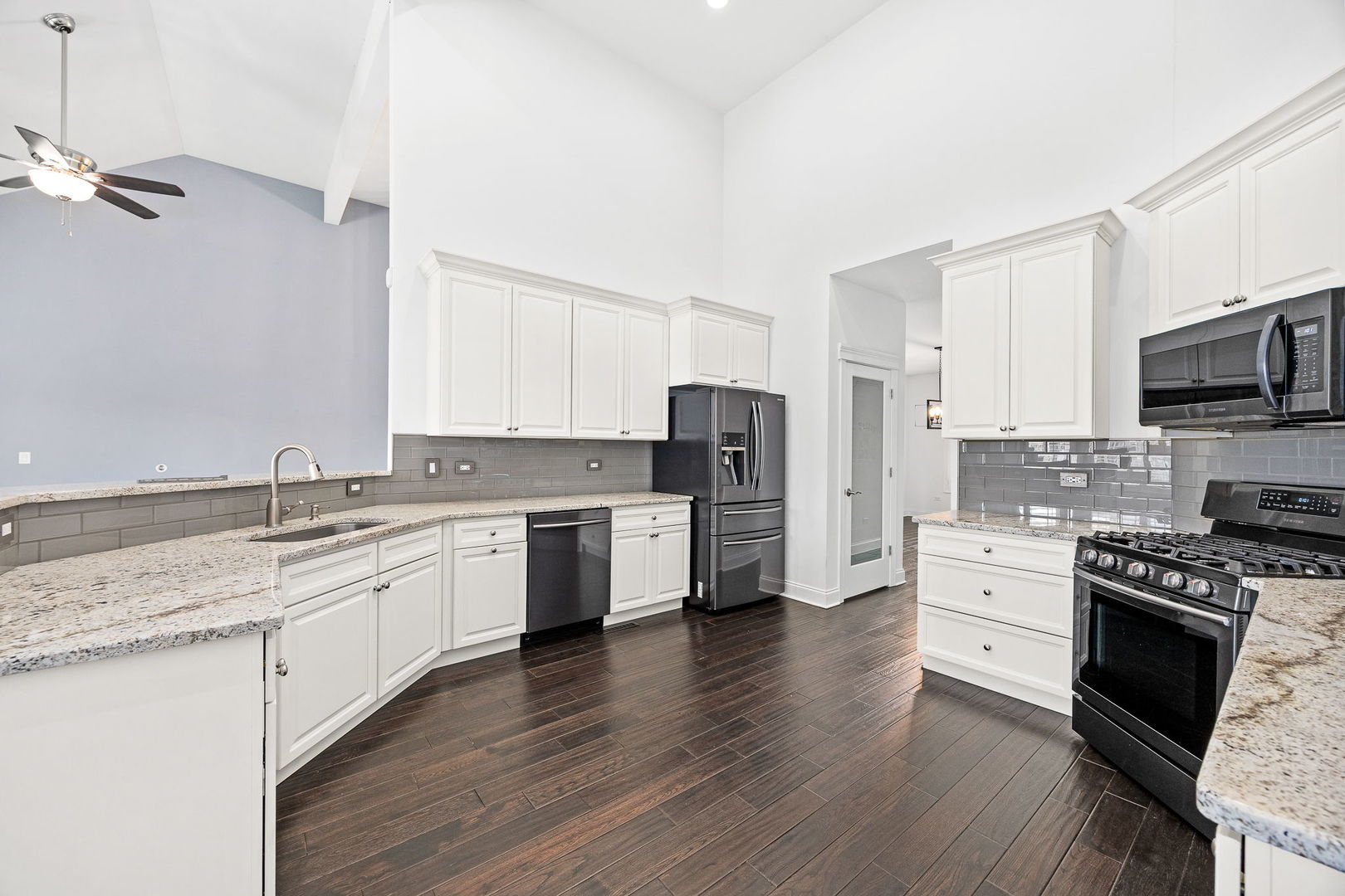 21328 Westminster Lane, Shorewood, IL 60404