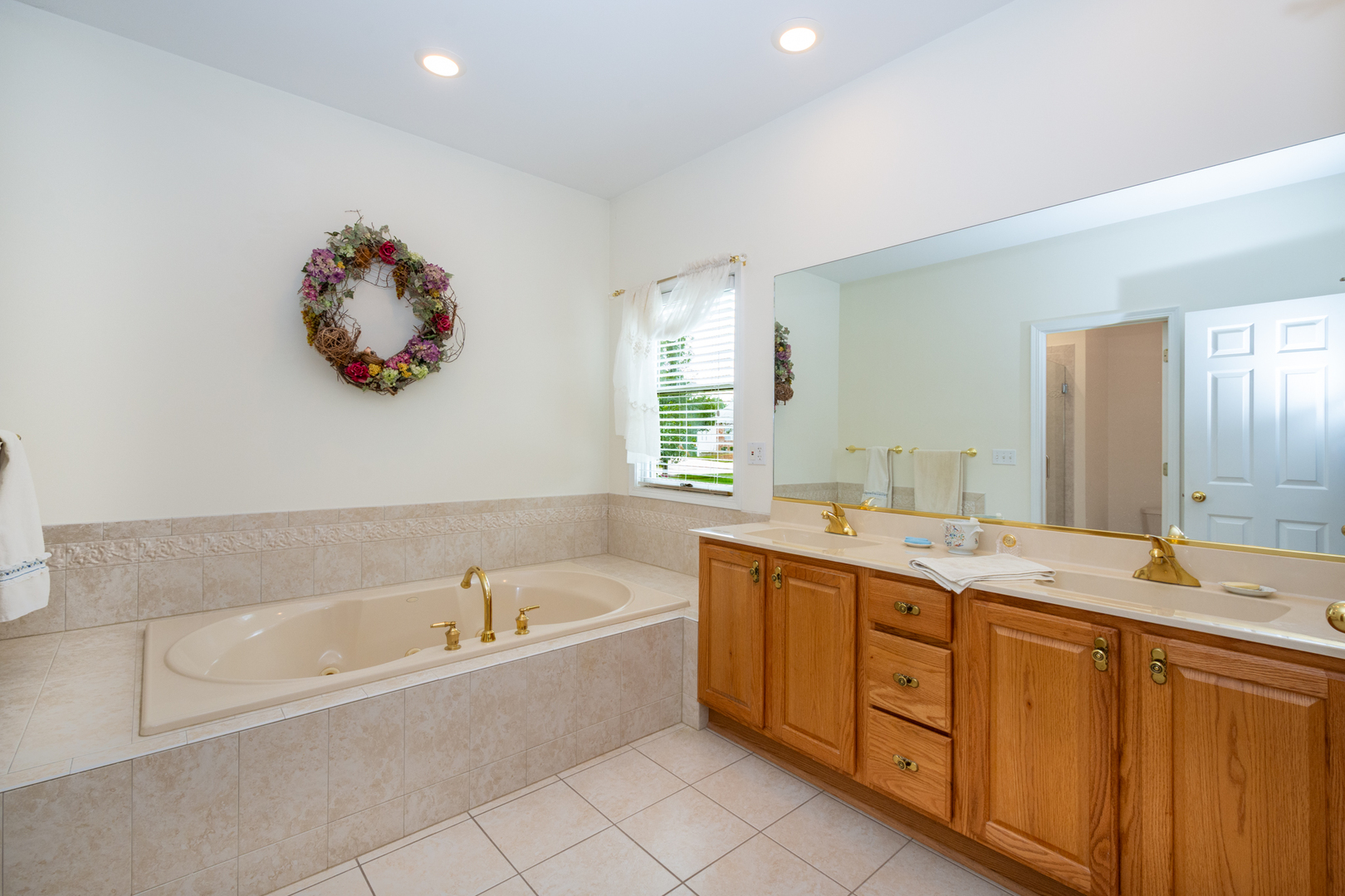 870 Woodland Drive, Antioch, IL 60002