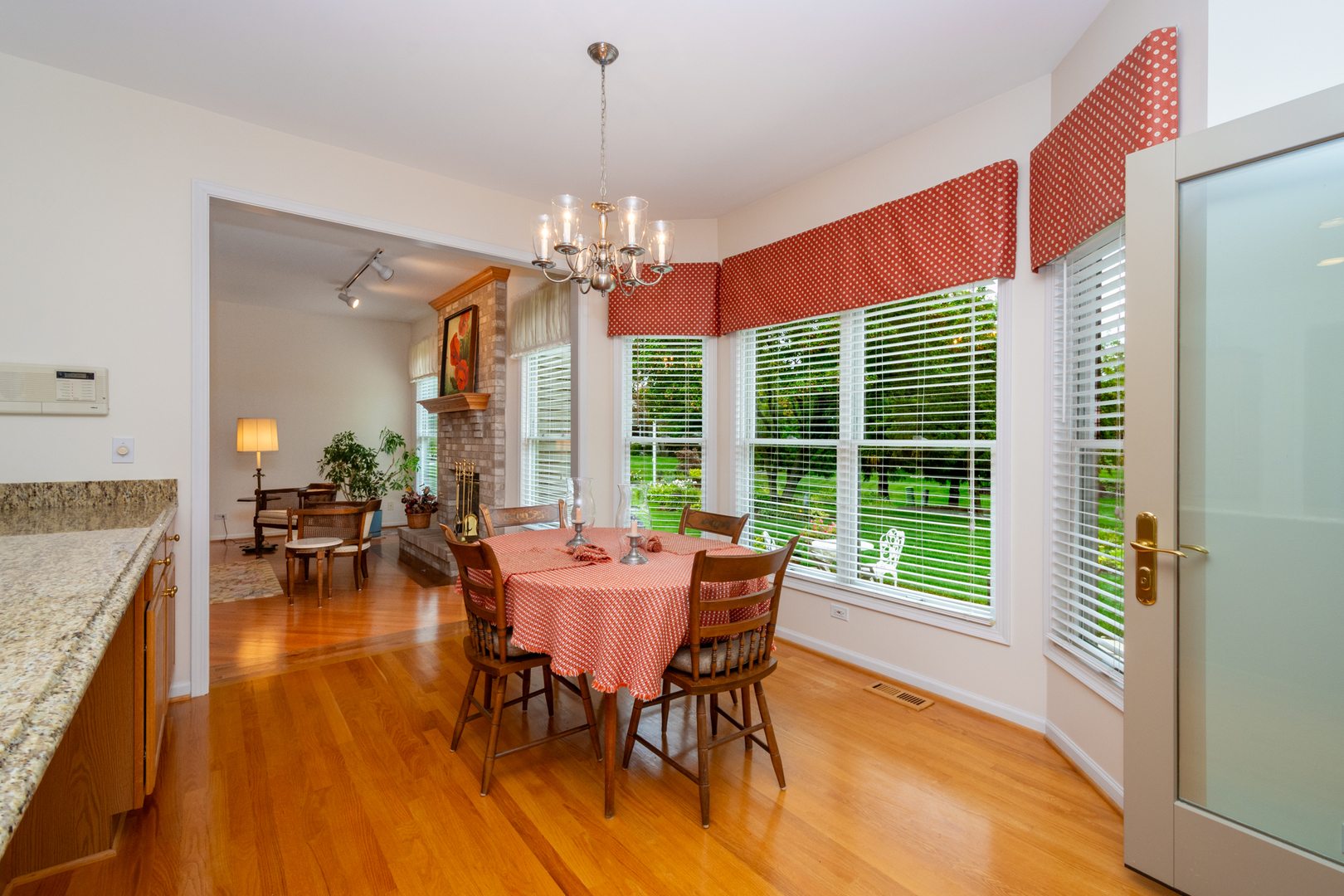 870 Woodland Drive, Antioch, IL 60002