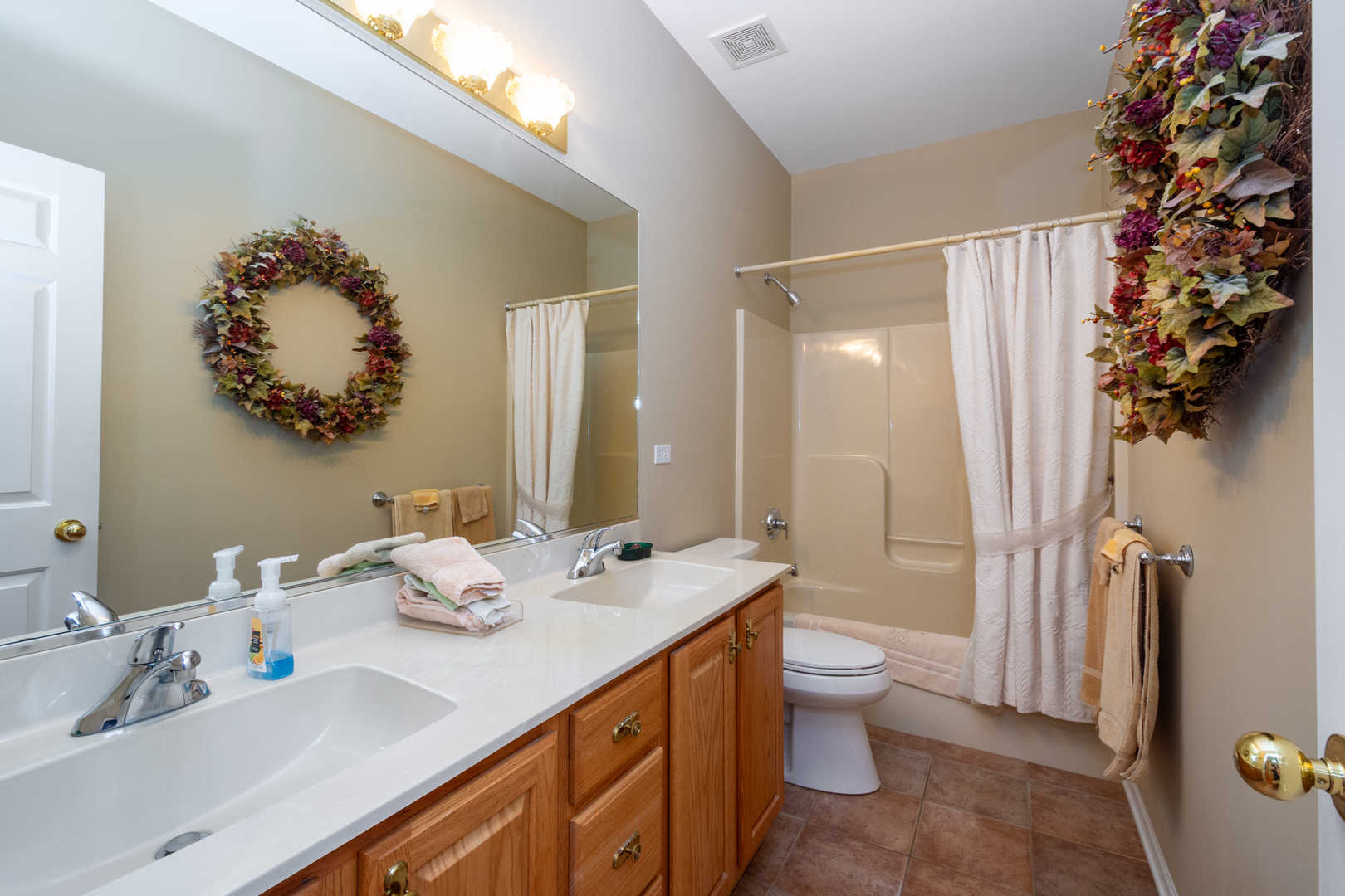 870 Woodland Drive, Antioch, IL 60002