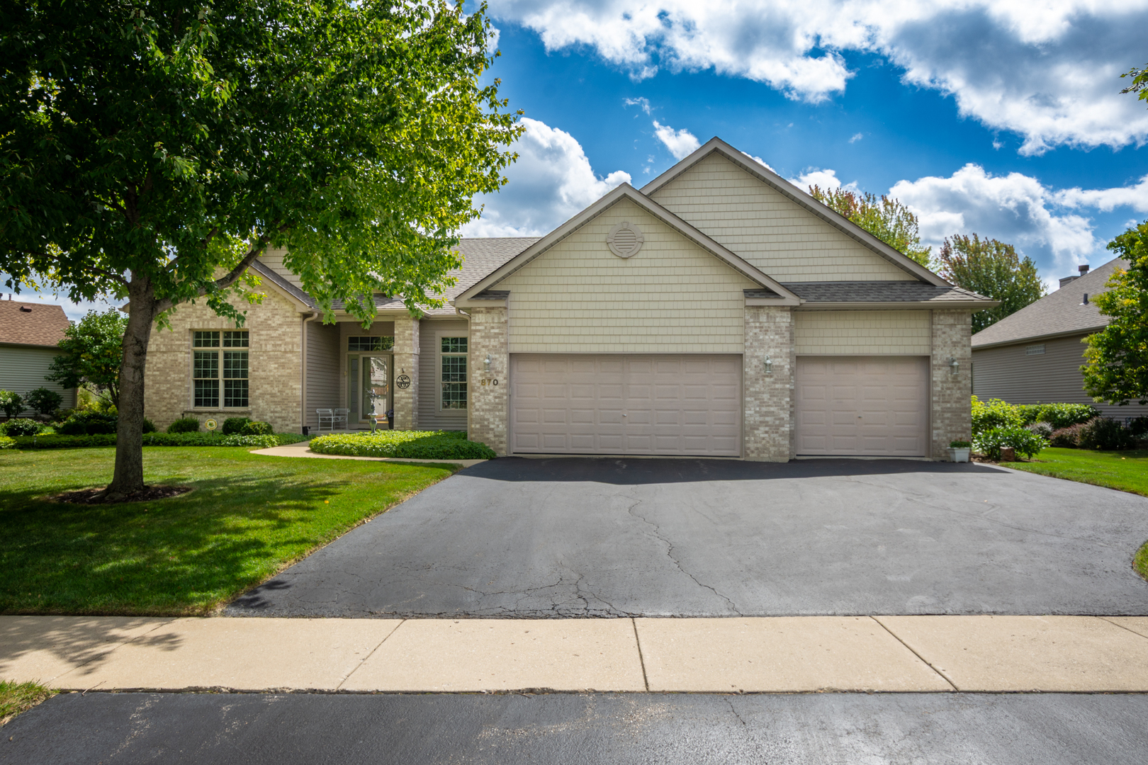 870 Woodland Drive, Antioch, IL 60002