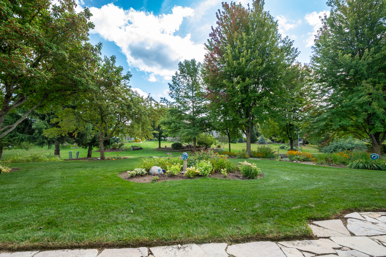 870 Woodland Drive, Antioch, IL 60002