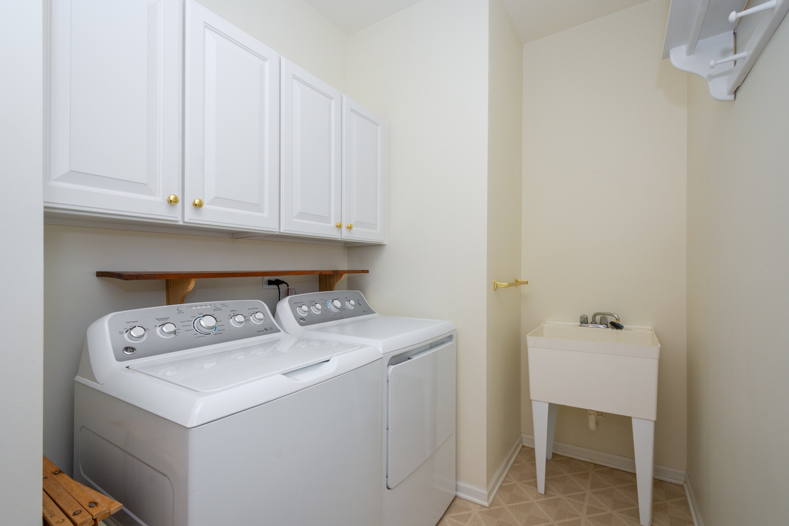 870 Woodland Drive, Antioch, IL 60002