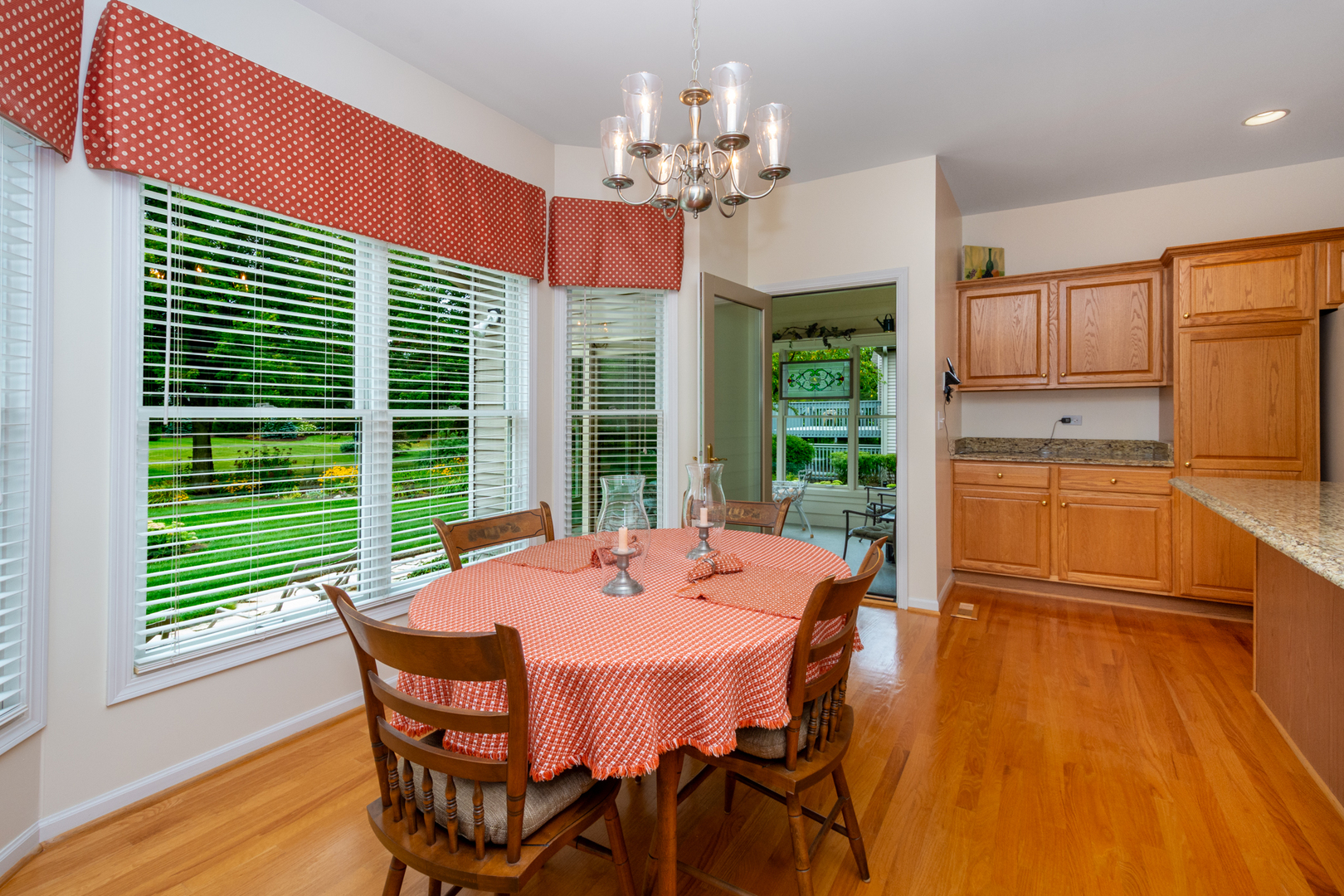 870 Woodland Drive, Antioch, IL 60002