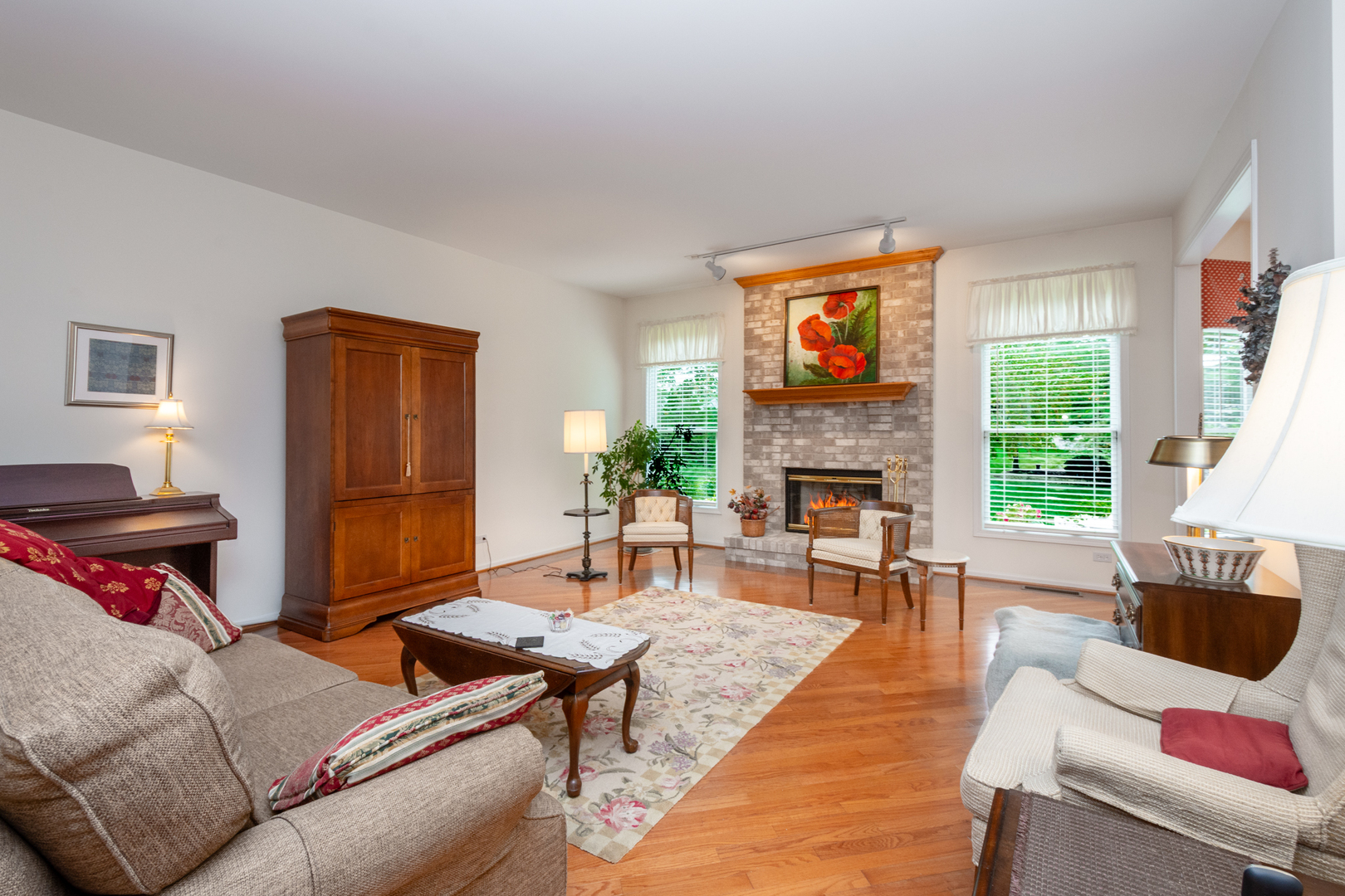 870 Woodland Drive, Antioch, IL 60002