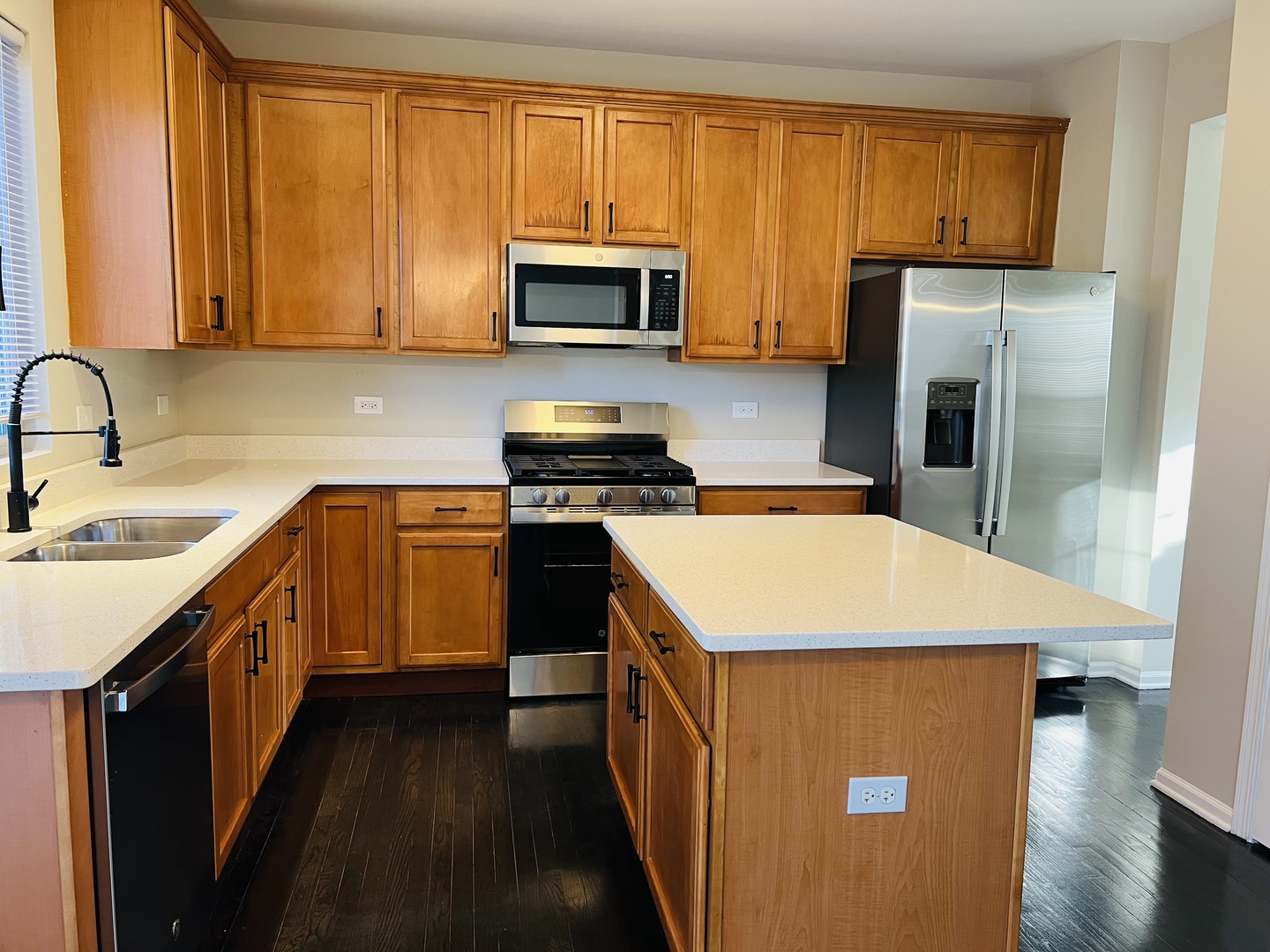 8 Honeysuckle Court, Bolingbrook, IL 60490